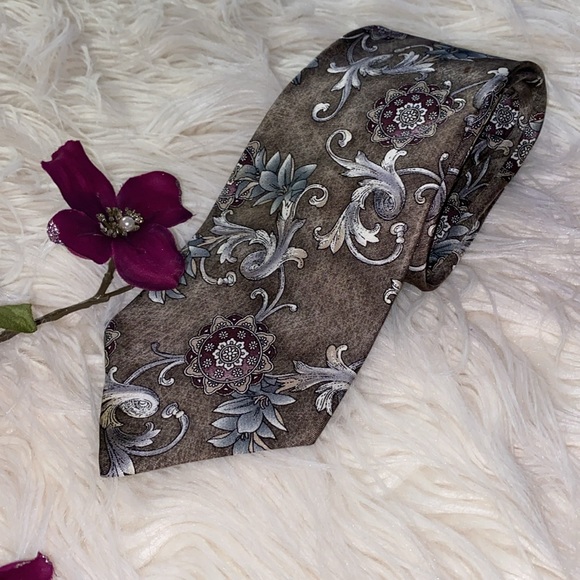 PIERRE CARDIN 100% silk tie - Picture 7 of 8